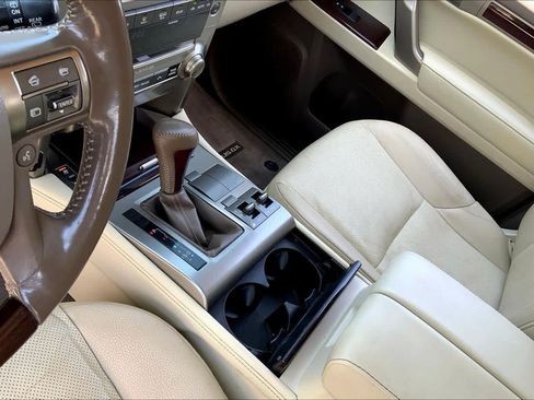 Used 2018 Lexus GX 460 Premium w/ Premium Package AWD/4WD image 15
