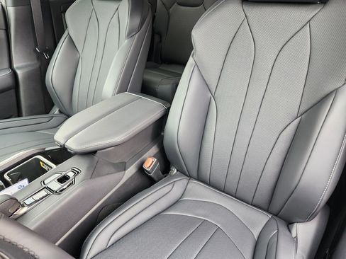 New 2026 Lexus TX 500h AWD image 14