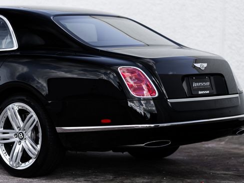 Used 2015 Bentley Mulsanne image 25