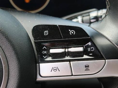 Used 2023 Hyundai Elantra SEL w/ Convenience Package FWD image 10