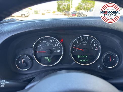 Used 2017 Jeep Wrangler Unlimited Rubicon w/ Cold Weather Group AWD/4WD image 11