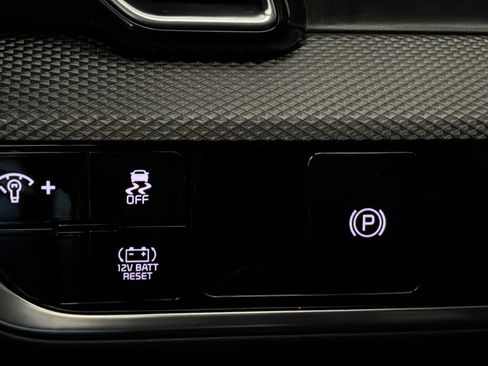 Certified 2025 Kia Sportage LX FWD image 37