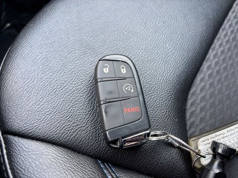 Used 2025 Jeep Compass Latitude AWD/4WD image 22