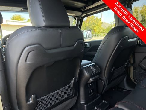Used 2025 Jeep Wrangler Unlimited Rubicon image 23