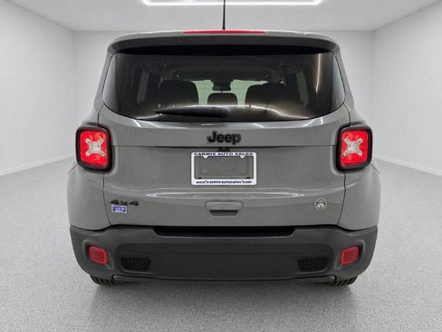 Used 2023 Jeep Renegade Latitude AWD/4WD image 4