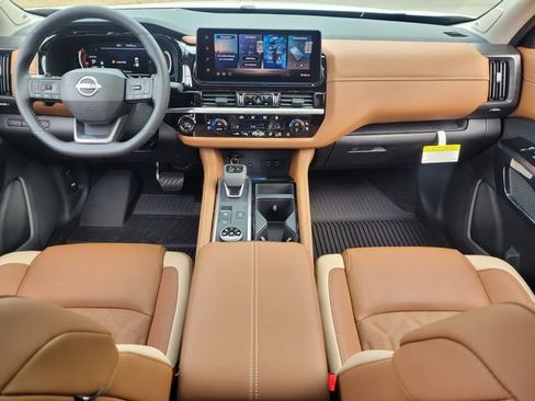 New 2026 Nissan Pathfinder Platinum AWD/4WD image 13