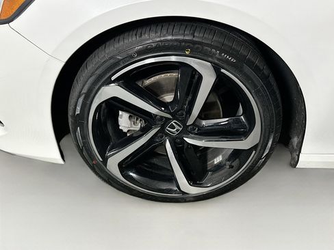Used 2022 Honda Accord Sport image 11