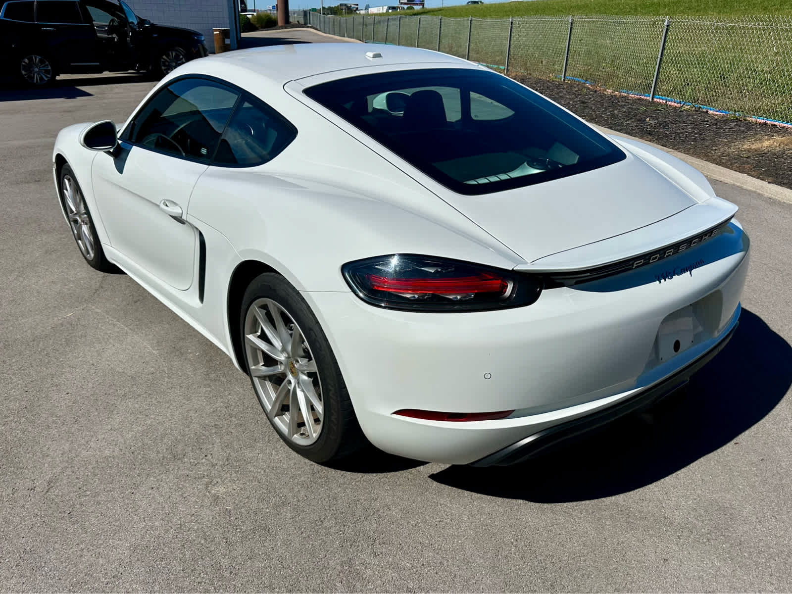 Used 2018 Porsche 718 Cayman RWD image 7