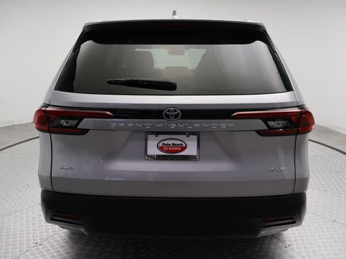 Certified 2025 Toyota Grand Highlander AWD image 10