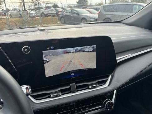 Used 2025 Chevrolet Equinox LT image 24