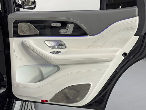 Used 2023 Mercedes-Benz Maybach GLS 600 4MATIC image 64