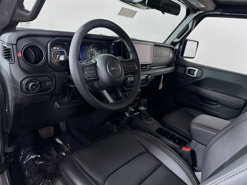 New 2026 Jeep Wrangler Unlimited Rubicon w/ Xtreme 35 Tire Package image 4