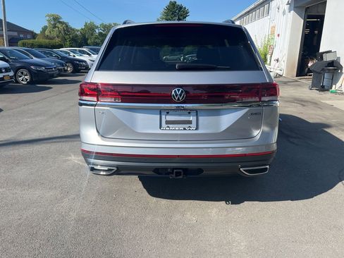 New 2026 Volkswagen Atlas SE image 6