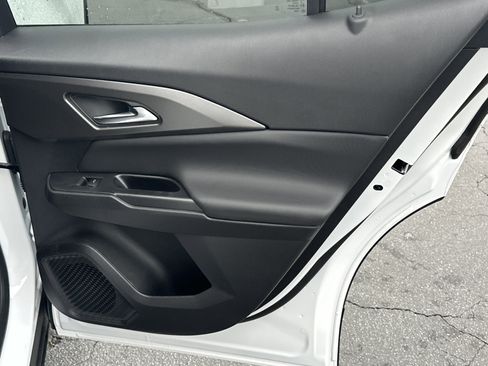 New 2026 Chevrolet Equinox EV LT image 17