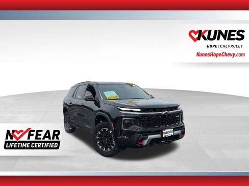 Used 2025 Chevrolet Traverse Z71 w/ Enhanced Driving Package image 1