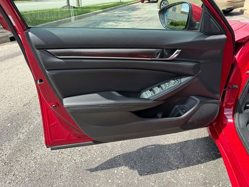 Used 2020 Honda Accord Sport image 16