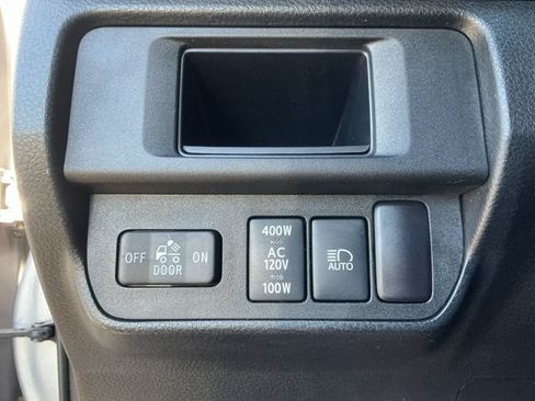 Used 2018 Toyota Tacoma Limited AWD/4WD image 30