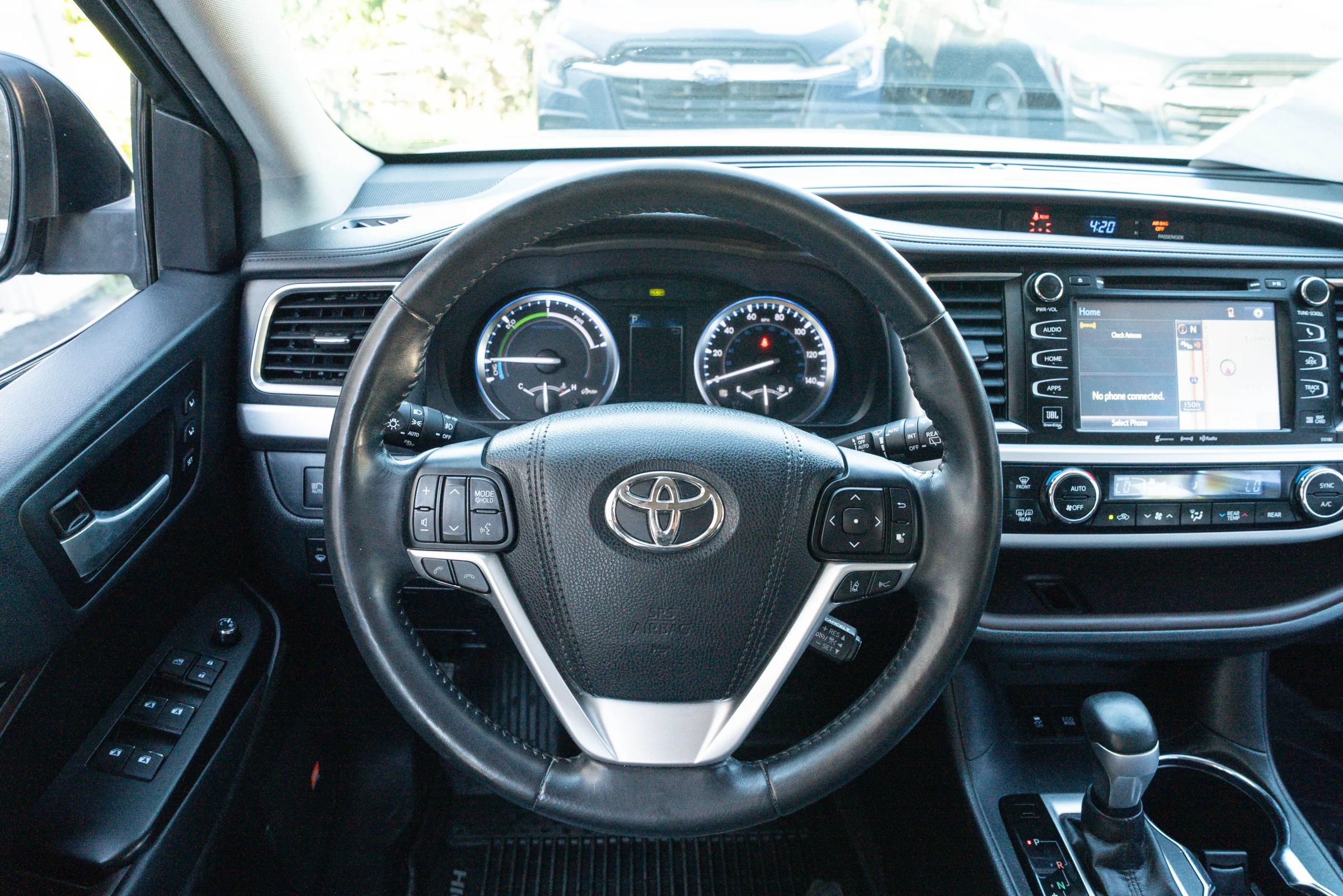 Used 2018 Toyota Highlander Limited Platinum AWD/4WD image 13