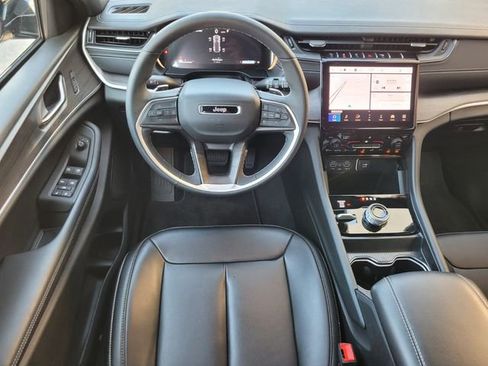 Certified 2025 Jeep Grand Cherokee Limited image 7