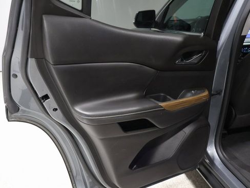 Used 2021 GMC Acadia SLE w/ Driver Convenience Package image 20