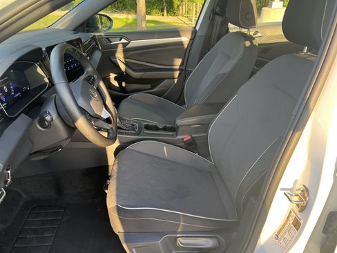 Certified 2025 Volkswagen Jetta Sport FWD image 14