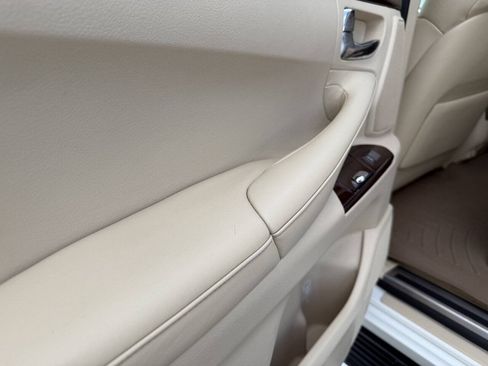 Used 2014 Lexus LX 570 4WD w/ Luxury Package image 12