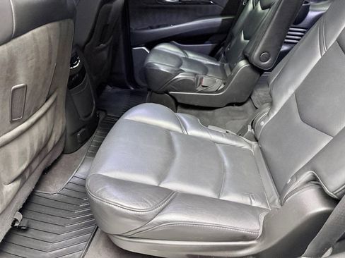 Used 2020 Cadillac Escalade Platinum image 13