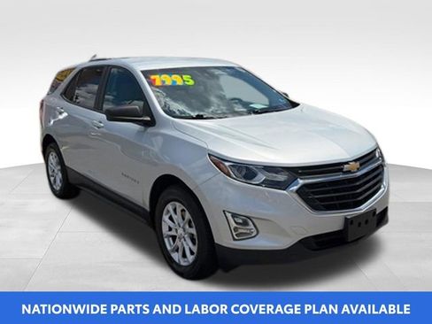 Used 2021 Chevrolet Equinox LS w/ LS Convenience Package AWD/4WD image 2
