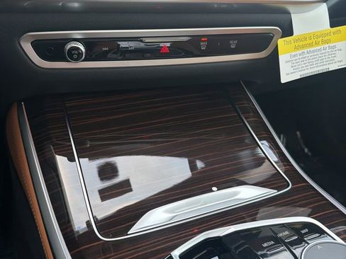 New 2026 BMW X7 M60i image 87