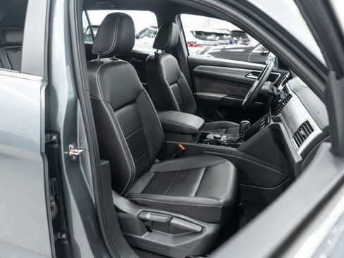 Used 2023 Volkswagen Atlas Cross Sport SE w/ Black Wheel Package AWD/4WD image 10
