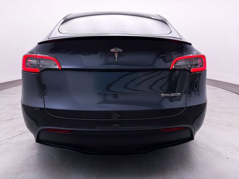 Used 2023 Tesla Model Y Performance image 14