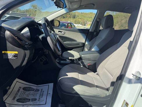 Used 2017 Hyundai Santa Fe Sport image 16