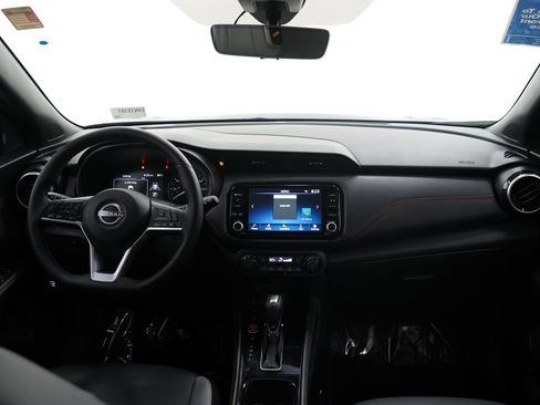 Used 2022 Nissan Kicks SR w/ Premium Package image 12