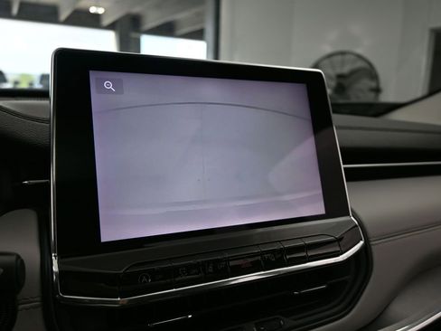 Used 2022 Jeep Compass Limited w/ Sun and Sound Group image 26