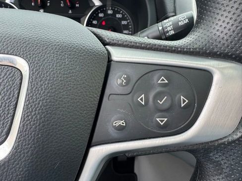 Used 2022 GMC Terrain SLE w/ Driver Convenience Package image 16