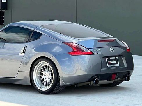 Used 2020 Nissan 370Z Coupe RWD image 23