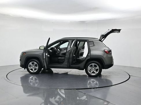 Used 2024 Jeep Compass Latitude AWD/4WD image 51
