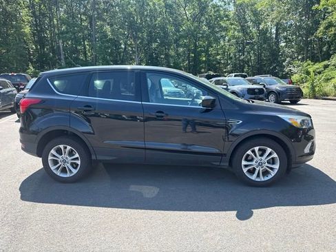Used 2019 Ford Escape SE FWD image 6