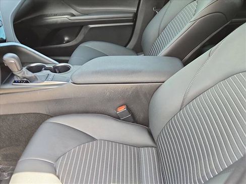 Used 2024 Toyota Camry SE FWD image 15