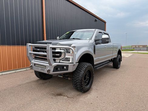 Used 2021 Ford F350 Lariat w/ FX4 Off-Road Package AWD/4WD image 2