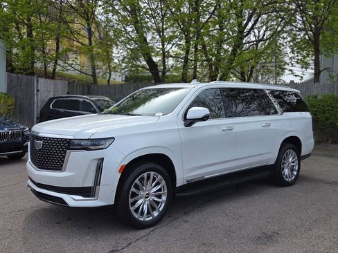 Used 2021 Cadillac Escalade ESV Premium Luxury AWD/4WD image 2