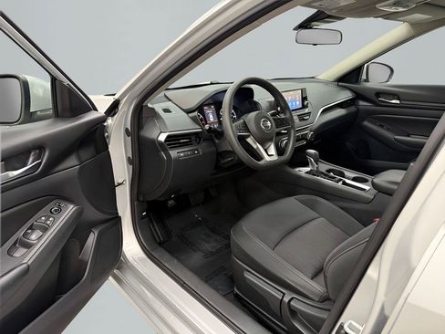 Used 2022 Nissan Altima 2.5 S FWD image 10