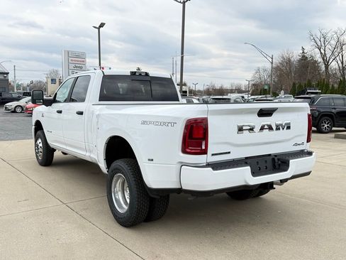 New 2026 RAM 3500 Big Horn AWD/4WD image 5