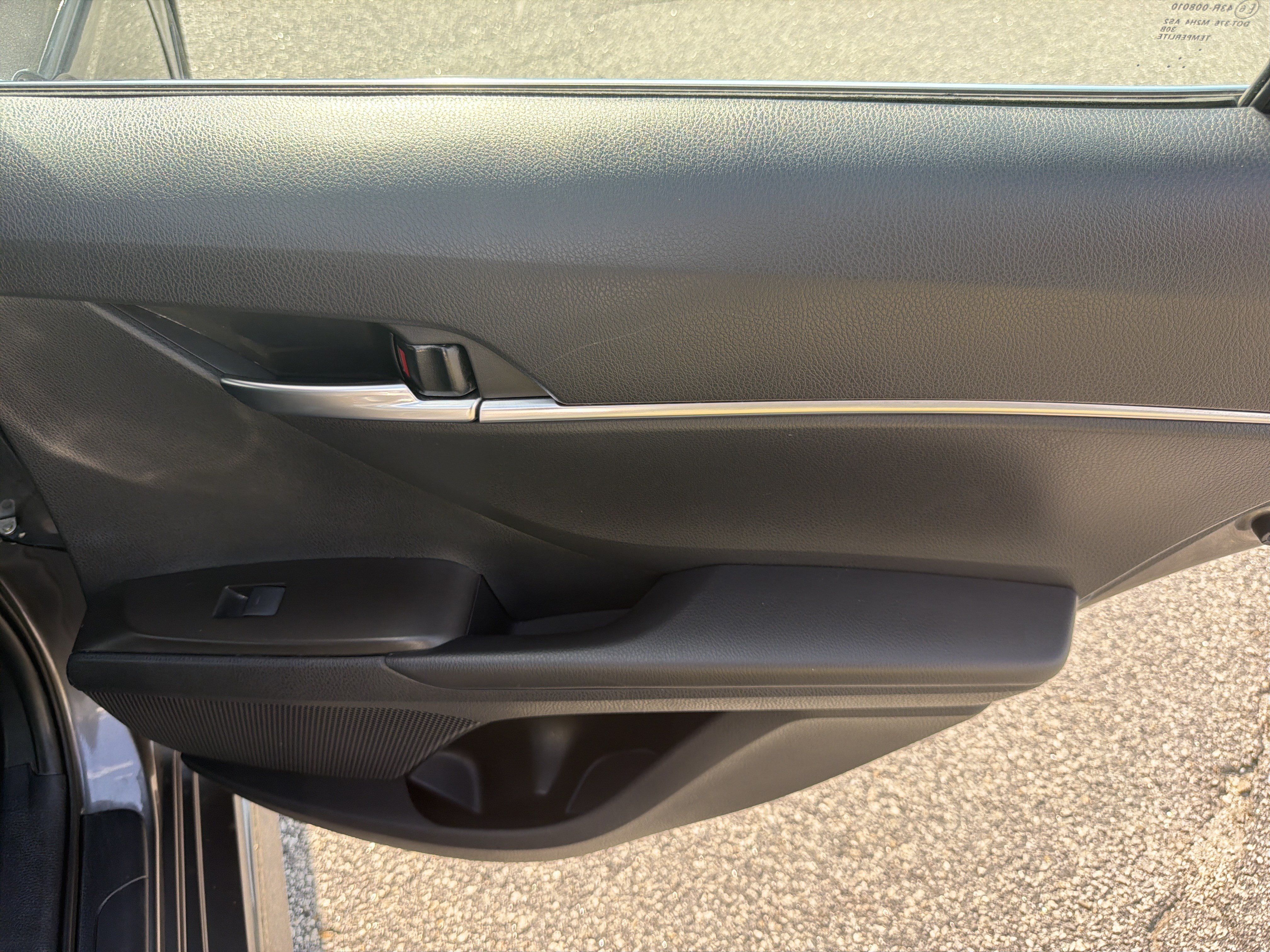 Used 2021 Toyota Camry SE FWD image 28