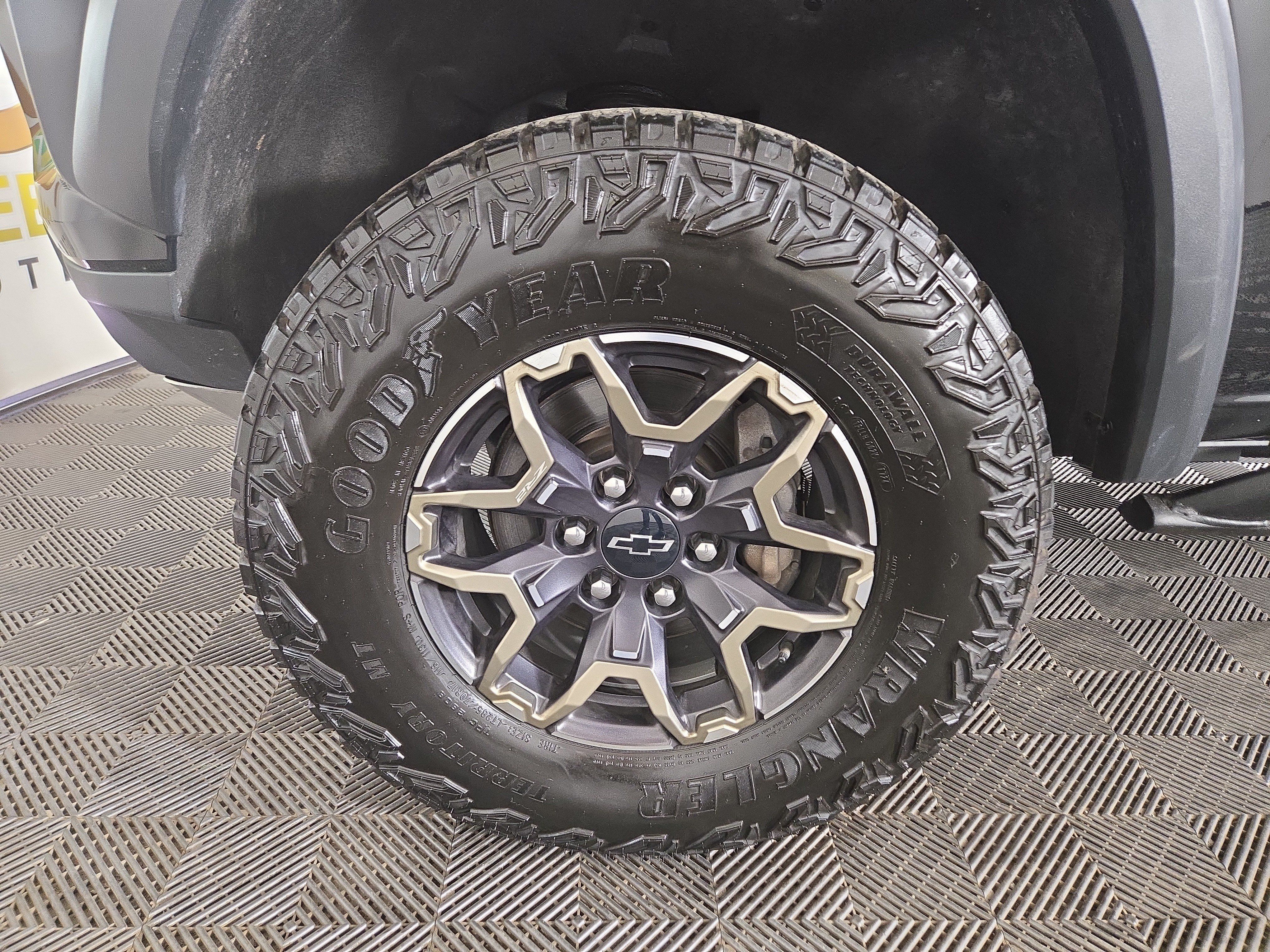Certified 2024 Chevrolet Colorado ZR2 w/ ZR2 Convenience Package III AWD/4WD image 34