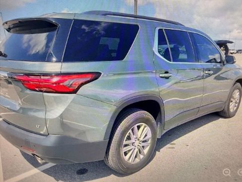 Used 2022 Chevrolet Traverse LT FWD image 3