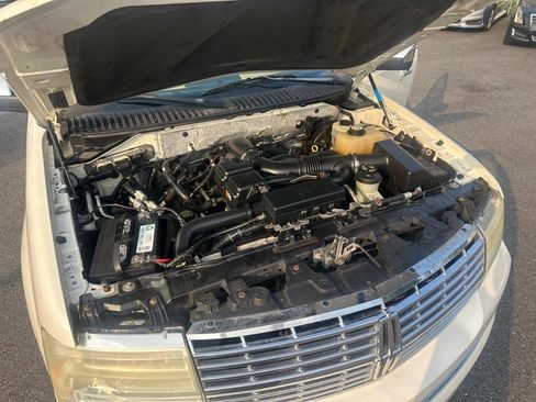 Used 2007 Lincoln Navigator Ultimate AWD/4WD image 38