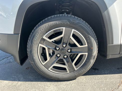 New 2026 Jeep Cherokee Limited AWD/4WD image 10