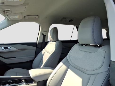 New 2026 Ford Explorer Active w/ Active Comfort Package image 15