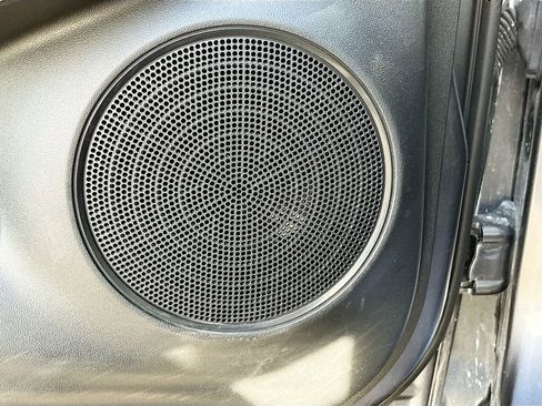 Used 2023 Honda HR-V EX-L image 19